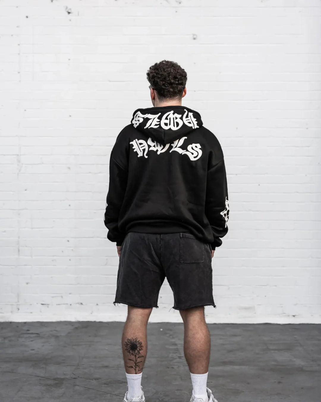 THE HELS ZIP UP